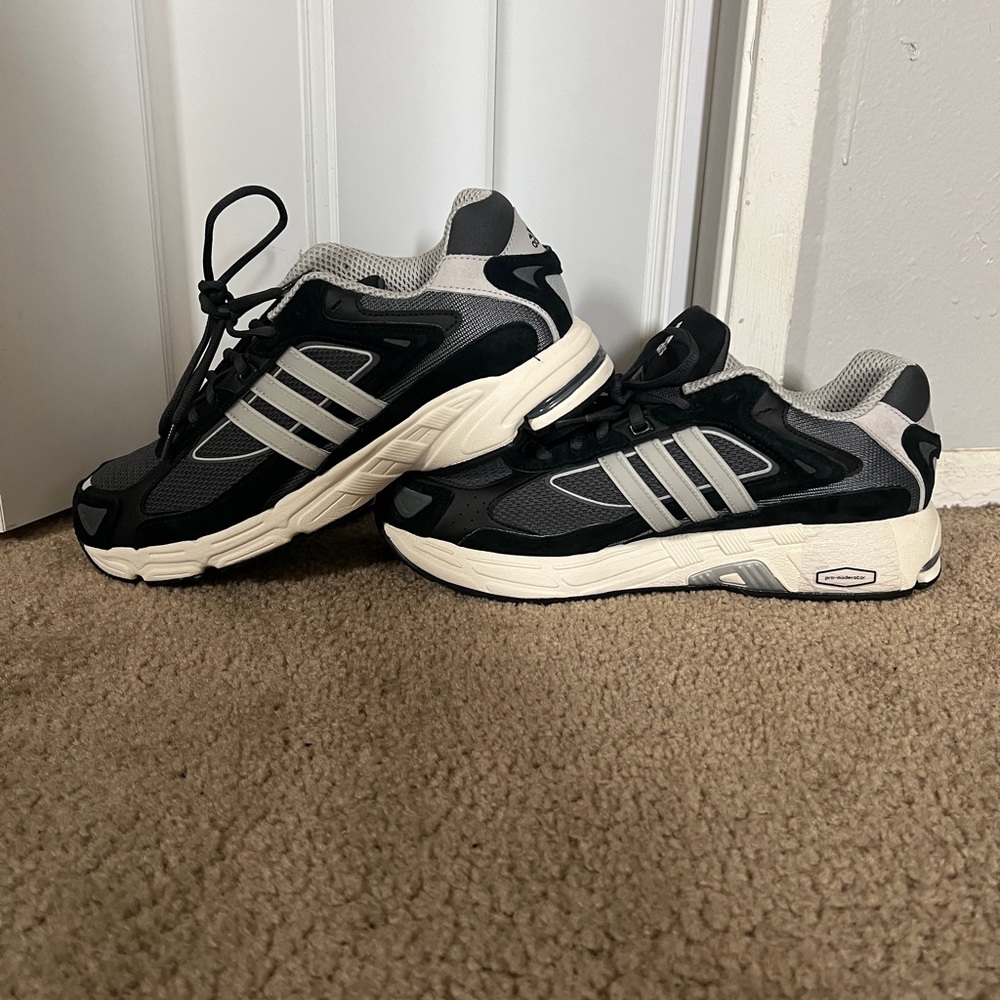 Adidas Response CL